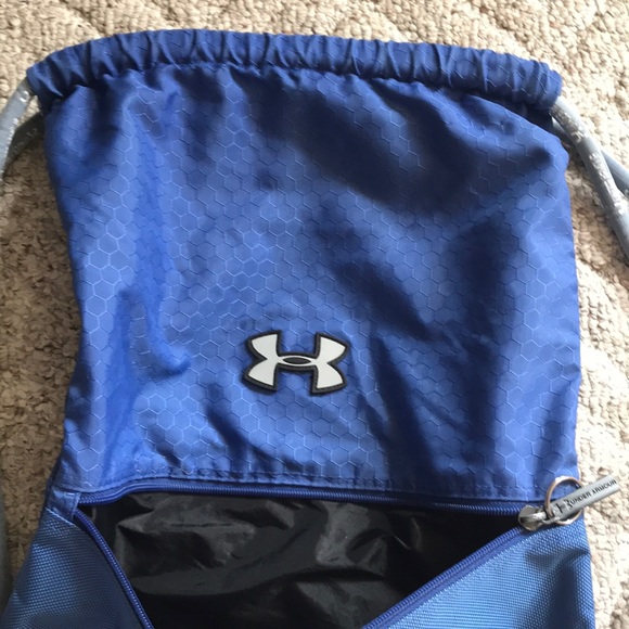 Under Armor drawstring bag - Picture 3 of 3